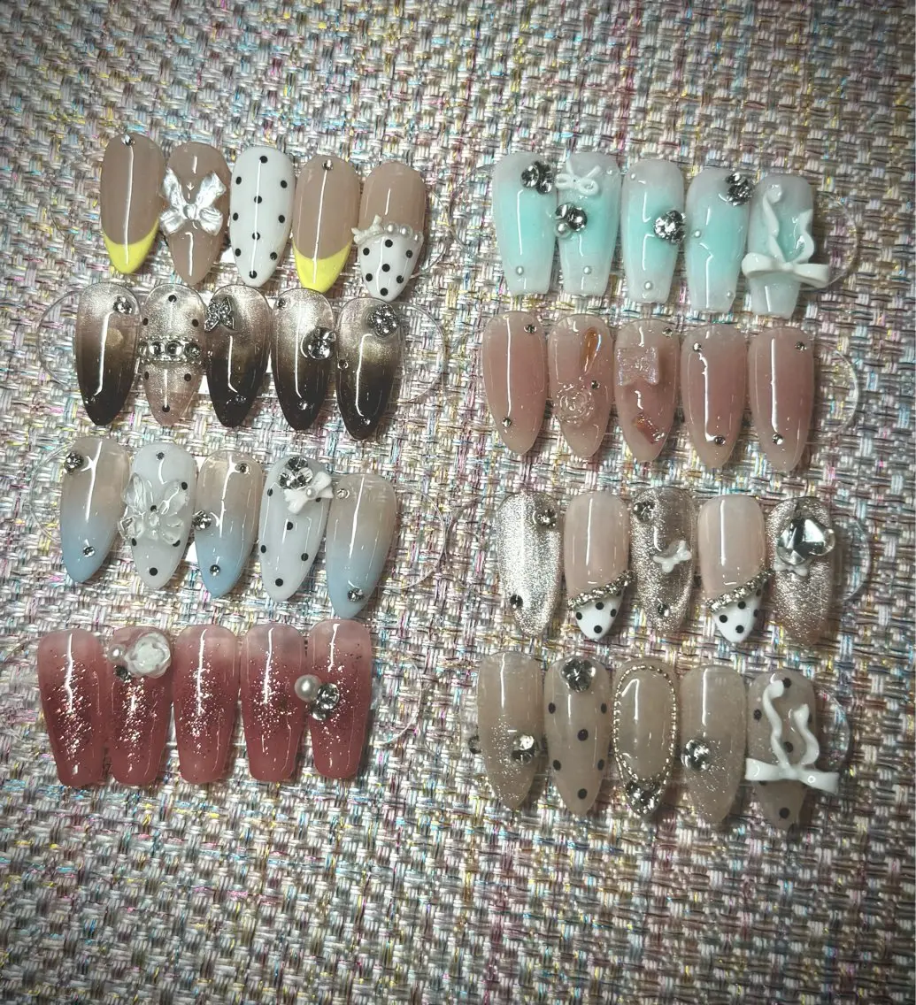 8月パーツ込み定額メニュー➡️(デザインは載せてる写真の中で選んでいただきます)ミニモ限定💗💅の写真