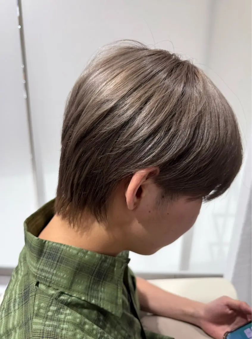 ケアブリーチ✨️+ダメージレスカラー🍀*゜+3STEPトリートメント🩵の写真