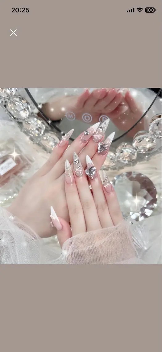 ネイル ジェルネイル ゴージャス 韓国ネイル ロングネイル シルバー ハンドネイル ANGEL Riaのネイルデザイン