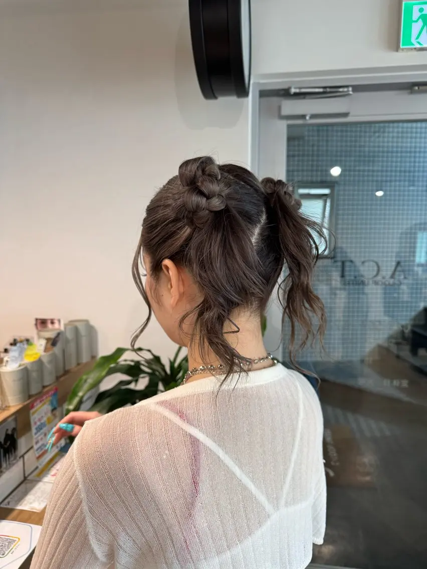 ロング ヘアアレンジ お団子ヘア ヘアセット Rin🎀韓国ヘア/ レイヤー/ケアカラーのヘアスタイル