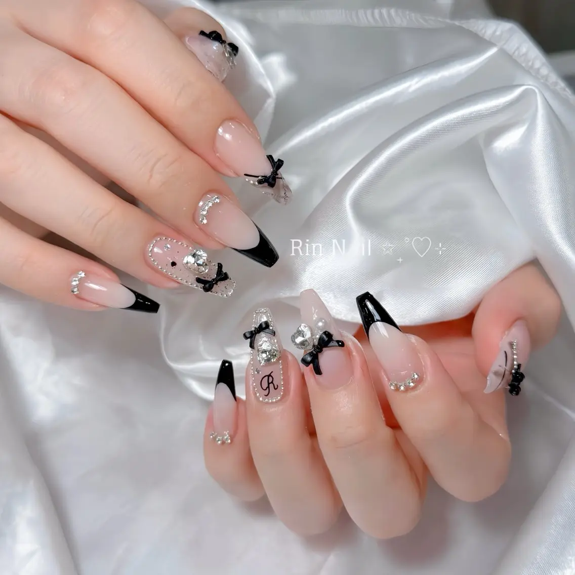 ネイル オーロラネイル チークネイル 桜ネイル クリアネイル ドット ハンドネイル Rin Nail 新大久保店のネイルデザイン