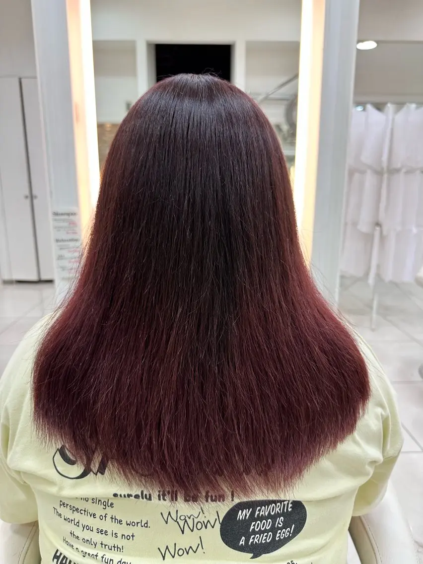 ロング カラー ブリーチ イヤリングカラー インナーカラー ピンクカラー 伊佐 愛のヘアスタイル