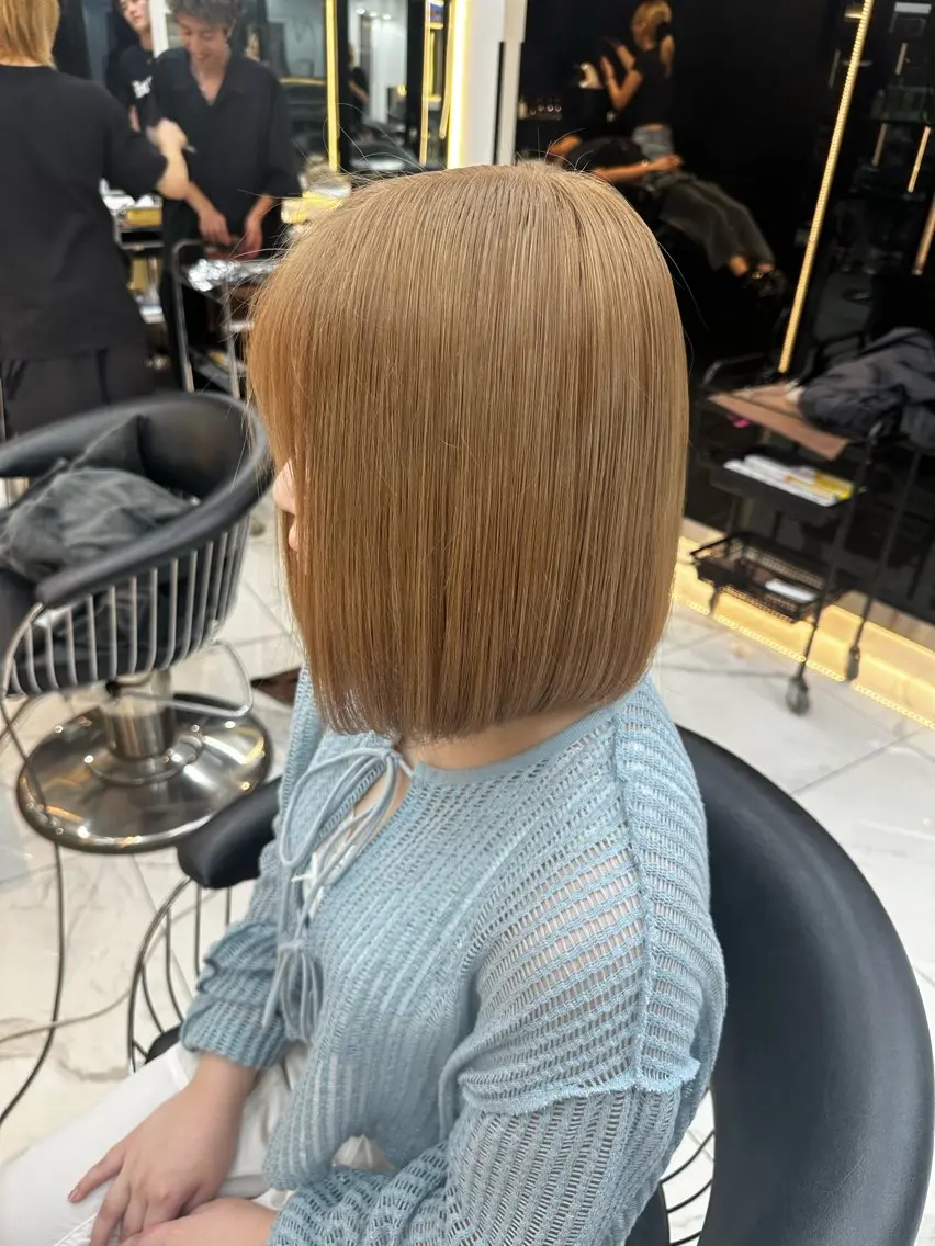 ショート カラー ベージュカラー ブリーチ 【Lapis 渋谷本店】りかのヘアスタイル