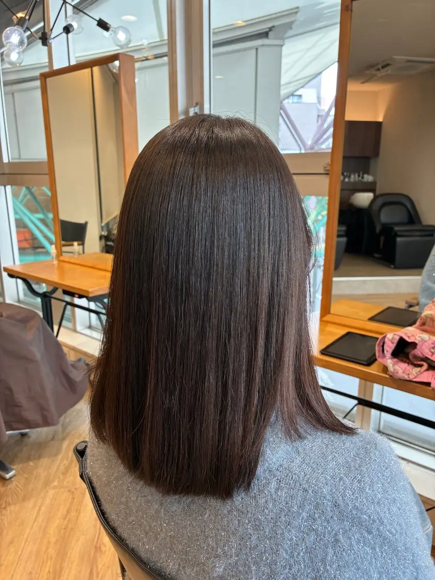 セミロング 縮毛矯正 ケアストレート ハナシロミサキのヘアスタイル