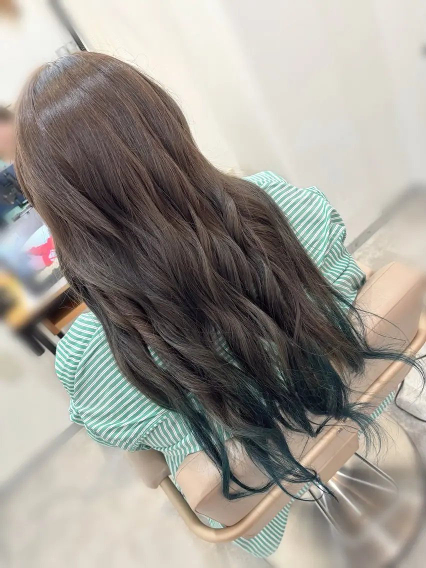 ロング ヘアカラー Rangali Rinのヘアスタイル