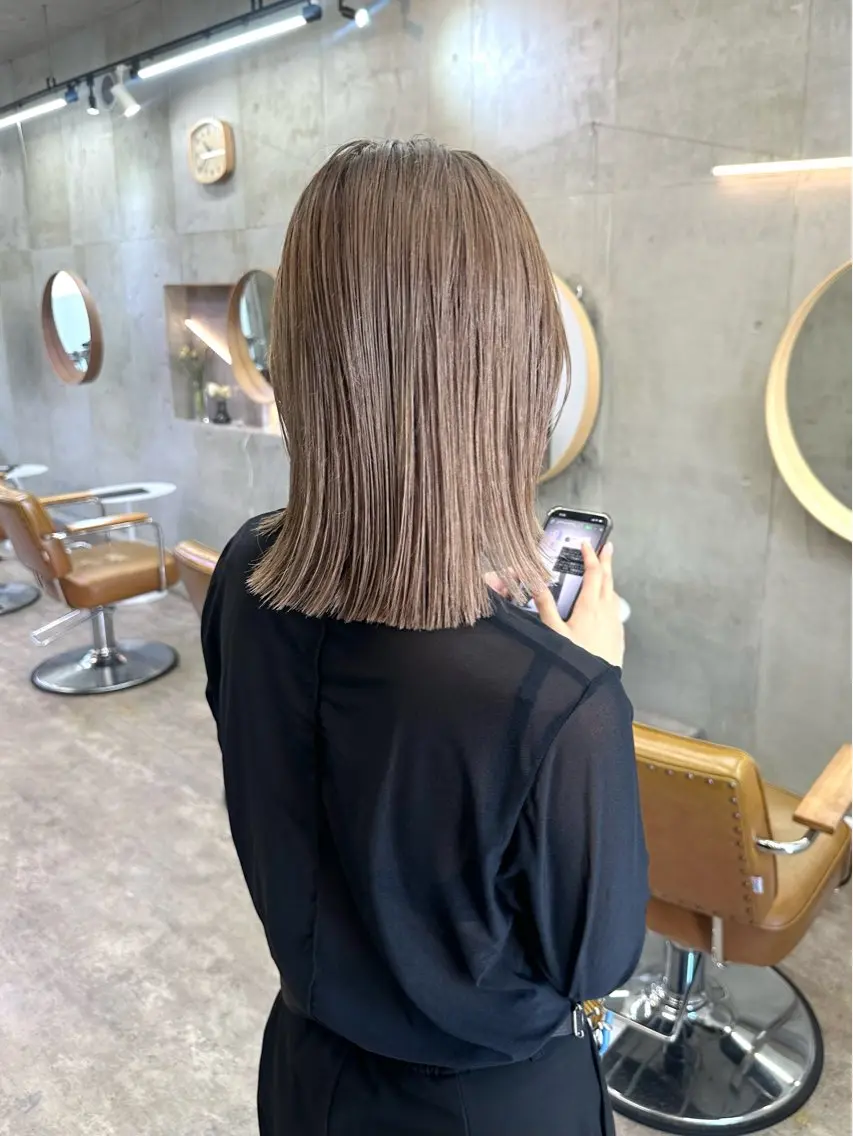 ショート カラー ベージュカラー ブリーチ ブラウンカラー ケアブリーチ グレージュ カット ヘアカラー トリートメント カットモデル募集中 ／HARUKA🎀のヘアスタイル