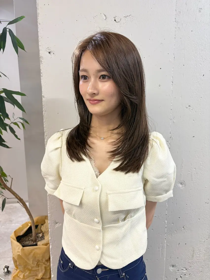 セミロング カット ヘアカラー ハッシュカット🎀 レイヤーカットのヘアスタイル