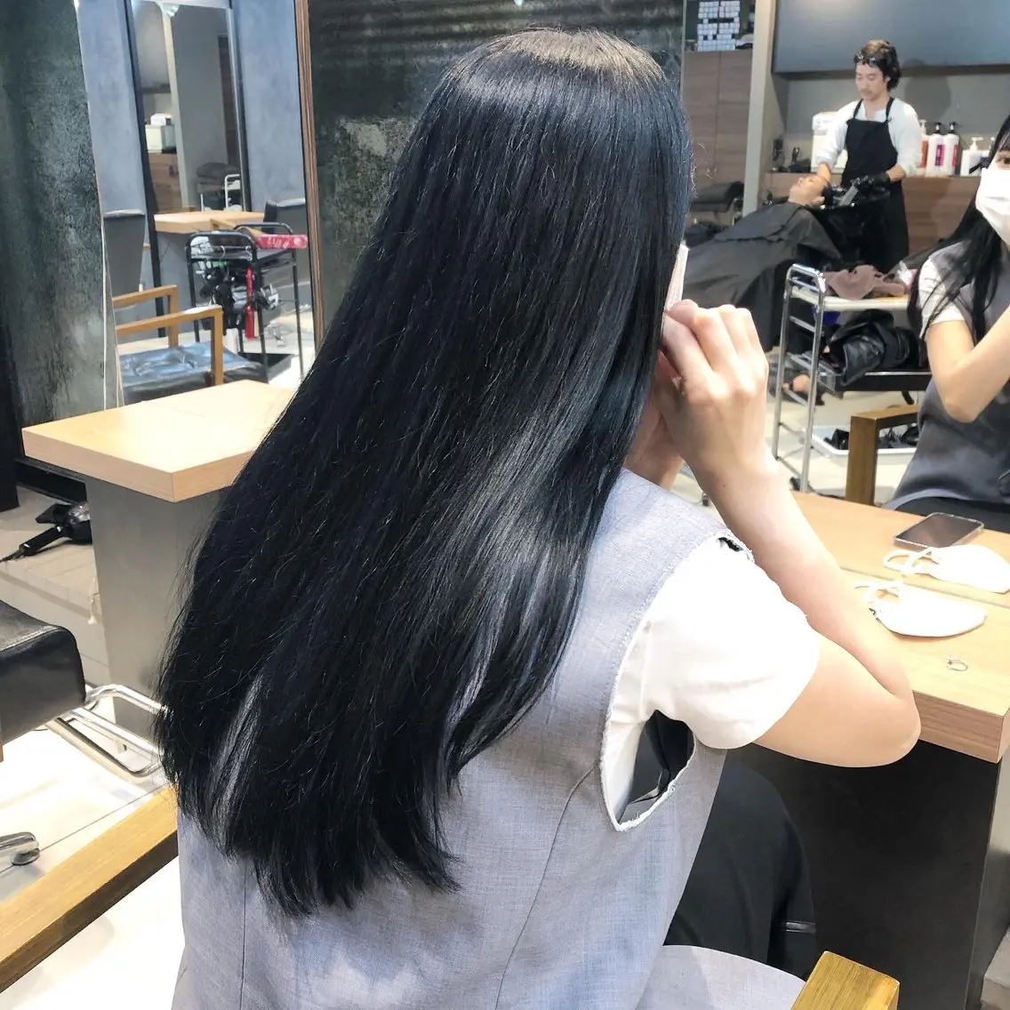 ロング カラー ヘアアレンジ 黒髪 ブルーカラー ブルーブラック ヘアカラー トリートメント メンズ特化✂️栗原 侑也のヘアスタイル
