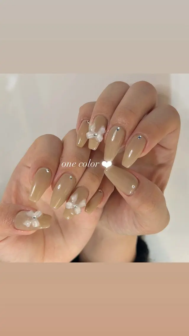 ネイル ハンドネイル ViViA momokaのネイルデザイン