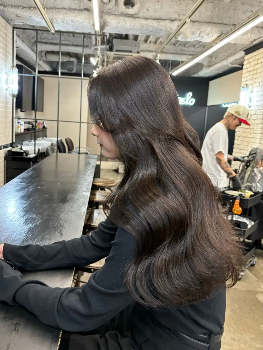 ロング カラー カット ヘアカラー トリートメント オリーブベージュ 🫒🩶Rianaのヘアスタイル