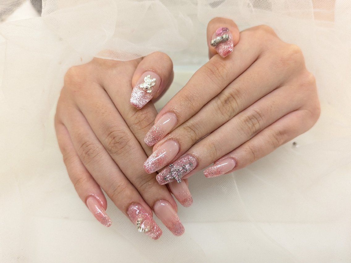 セミロング ハンドネイル 古屋 郁菜のネイルデザイン