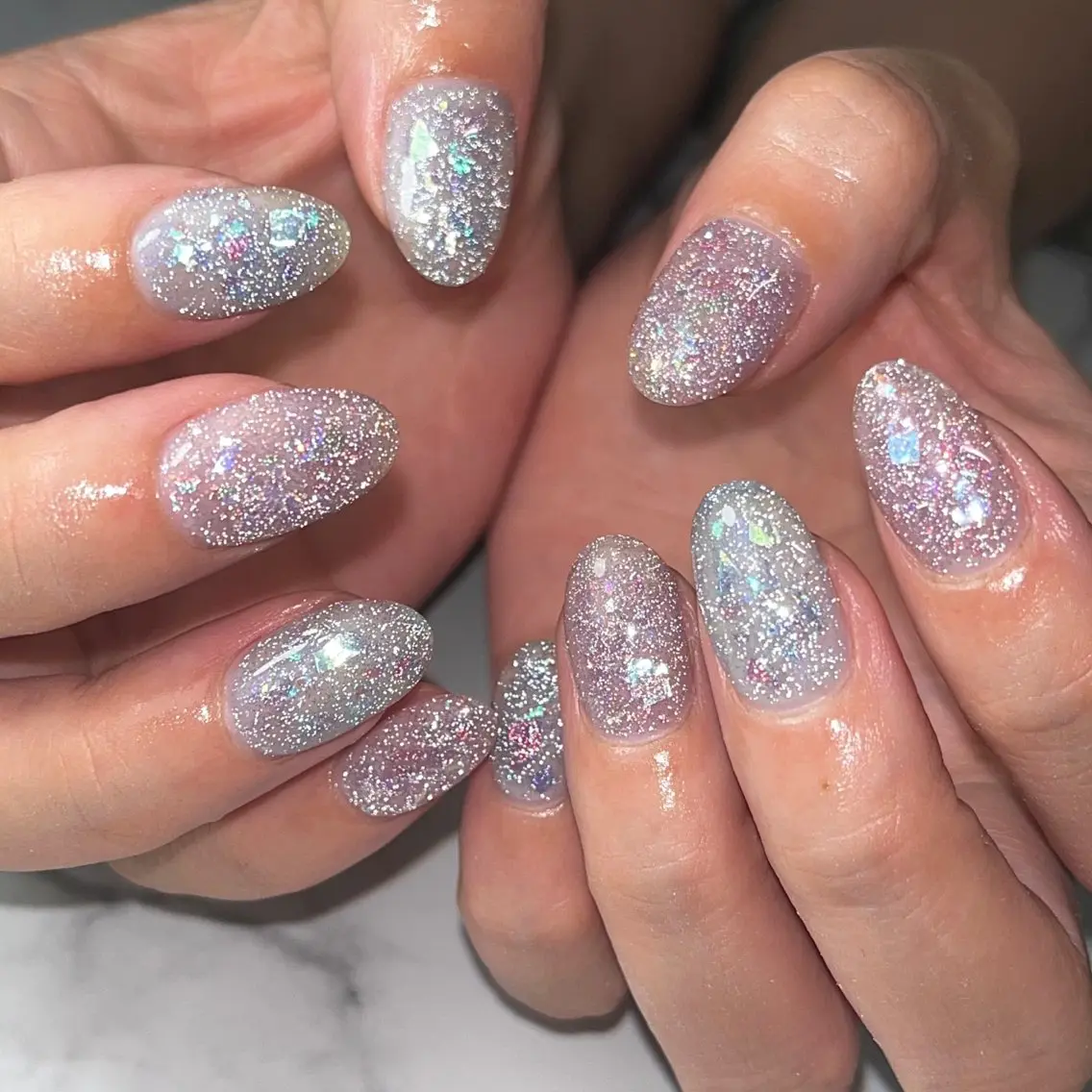 ネイル ブルー フラッシュネイル ジェルネイル ホログラムネイル ラメ(グリッター) ハンドネイル NAIL NOWのネイルデザイン