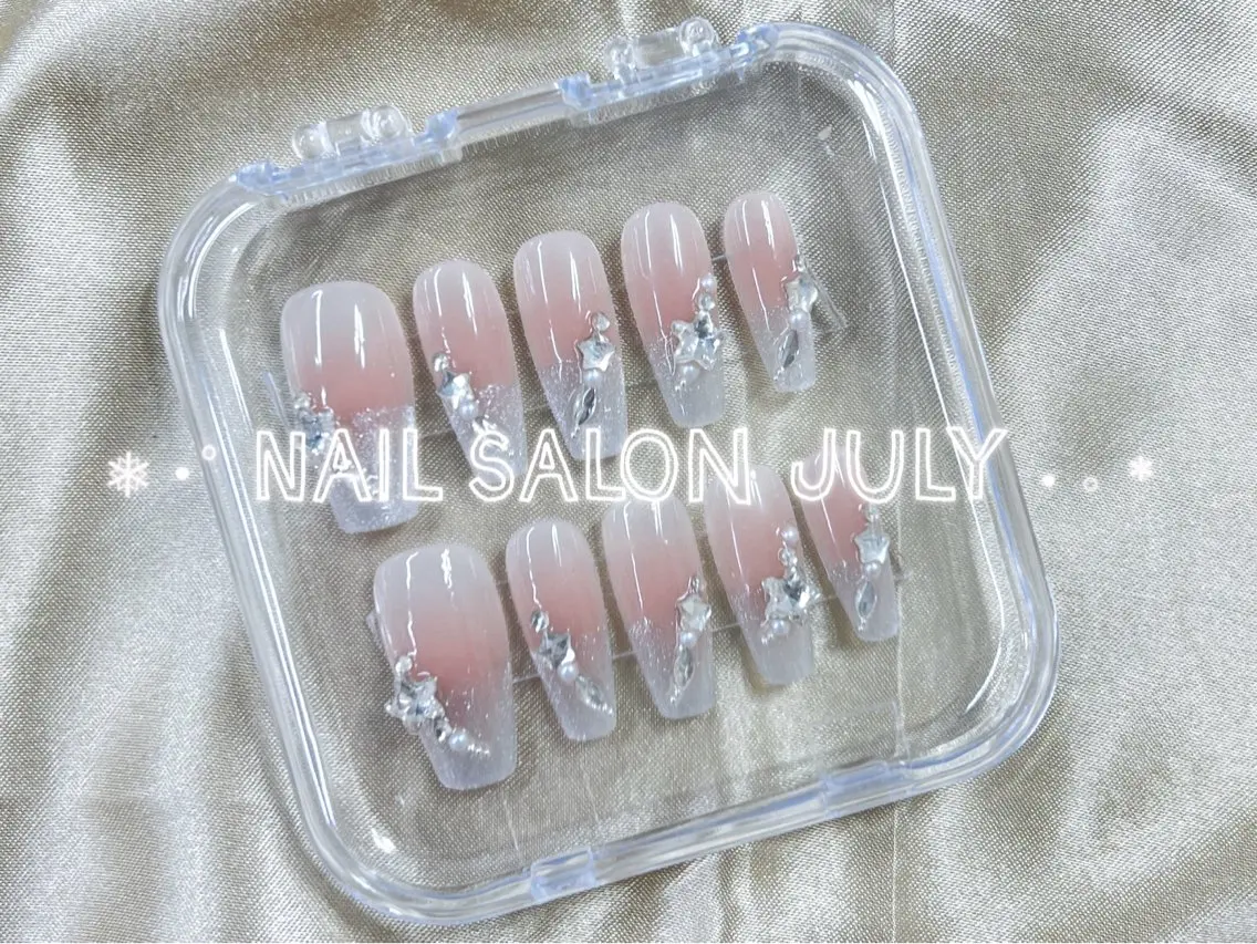ネイル アートネイル オーロラネイル ジェルネイル ガーリー キラキラネイル ハンドネイル July Salonのネイルデザイン