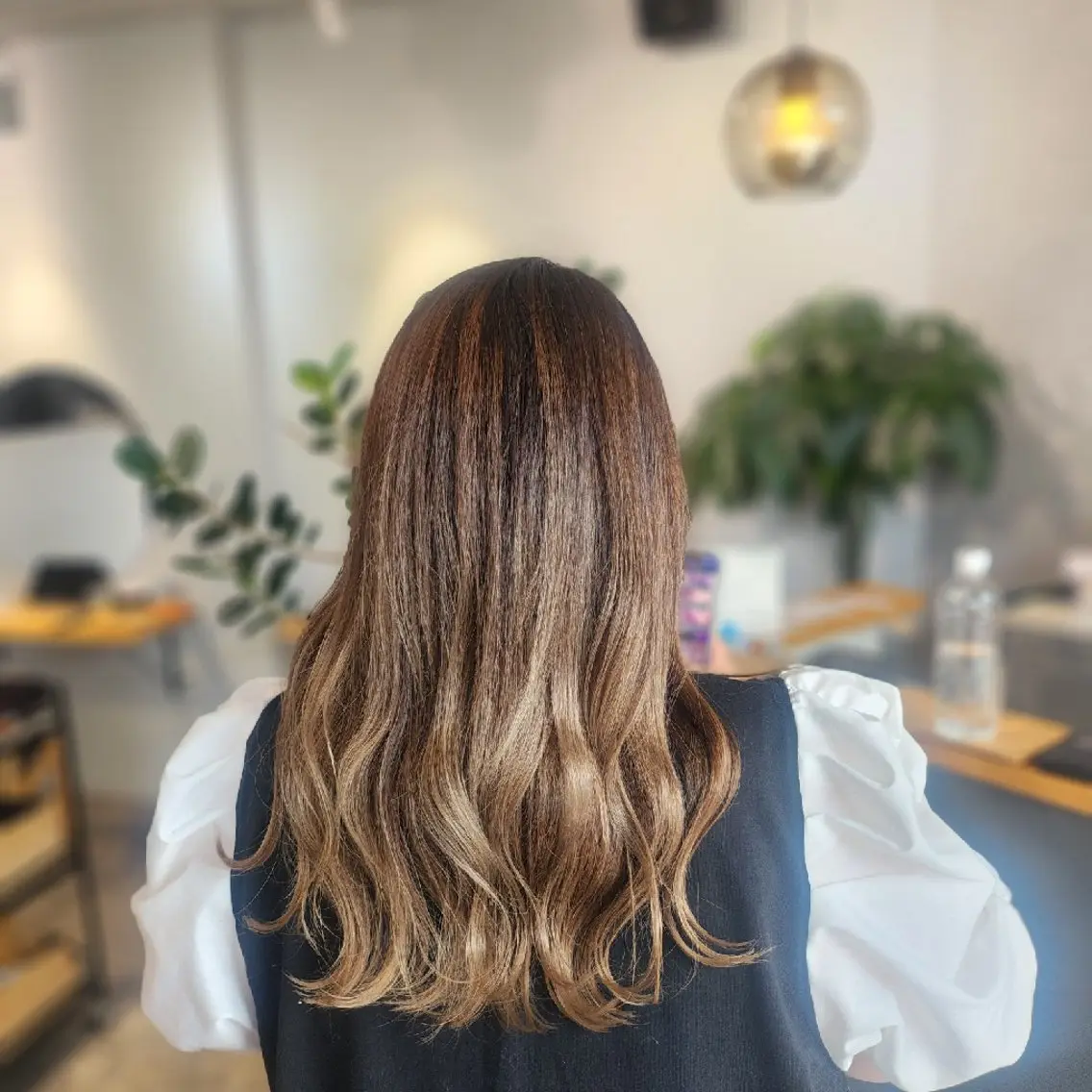 ロング カラー バレイヤージュ レイヤーカット 金田 拓也のヘアスタイル