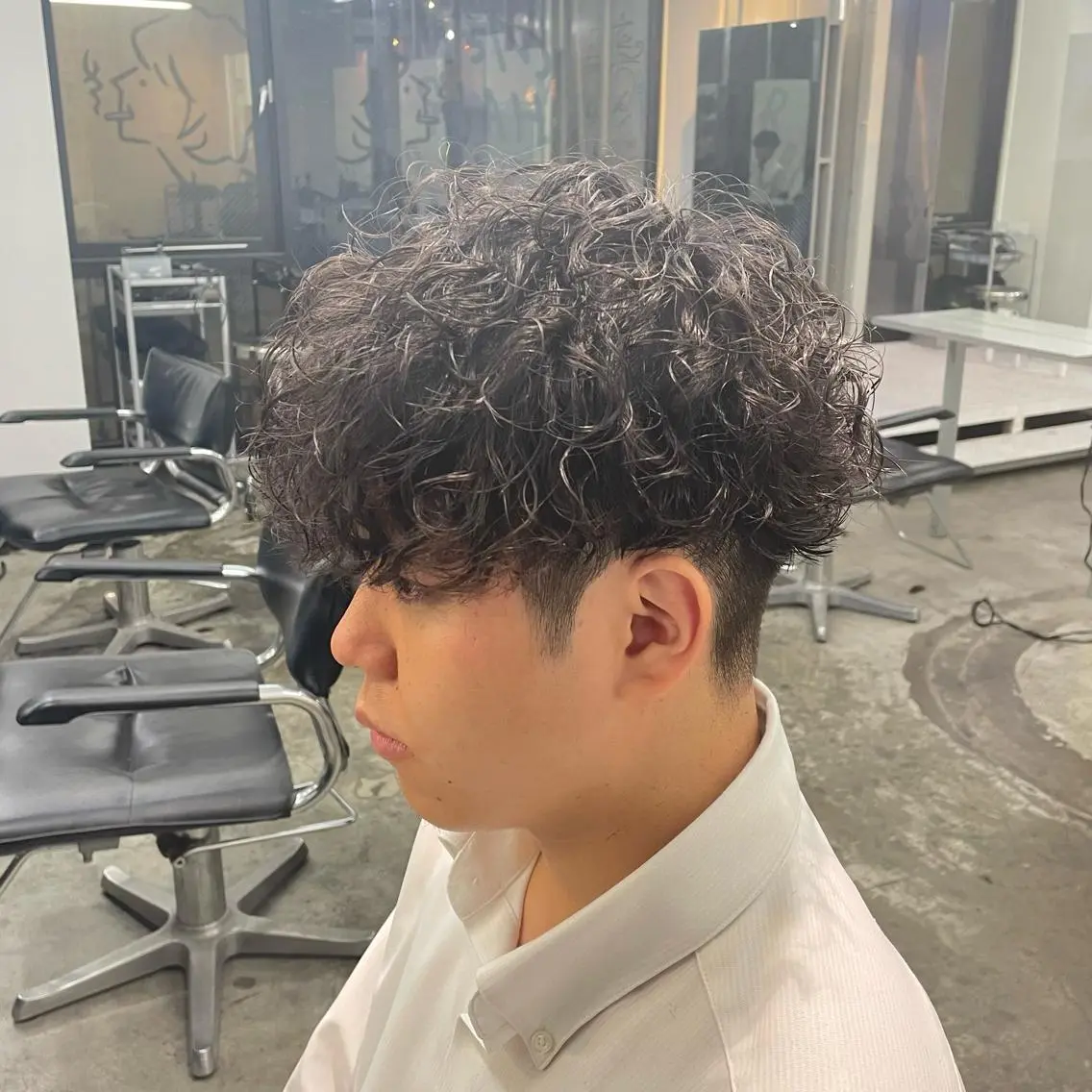 ショート パーマ メンズ メンズパーマ スパイラルパーマ カット パーマ メンズ特化美容師/ 藤戸 椋のヘアスタイル