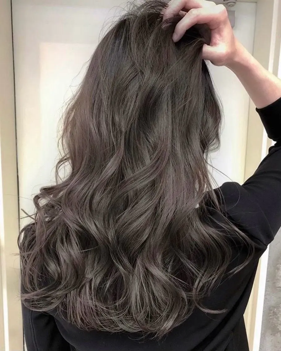 ロング 韓国風ヘア パーマ コテ巻き風パーマ🫧 韓国パーマ反町海大のヘアスタイル