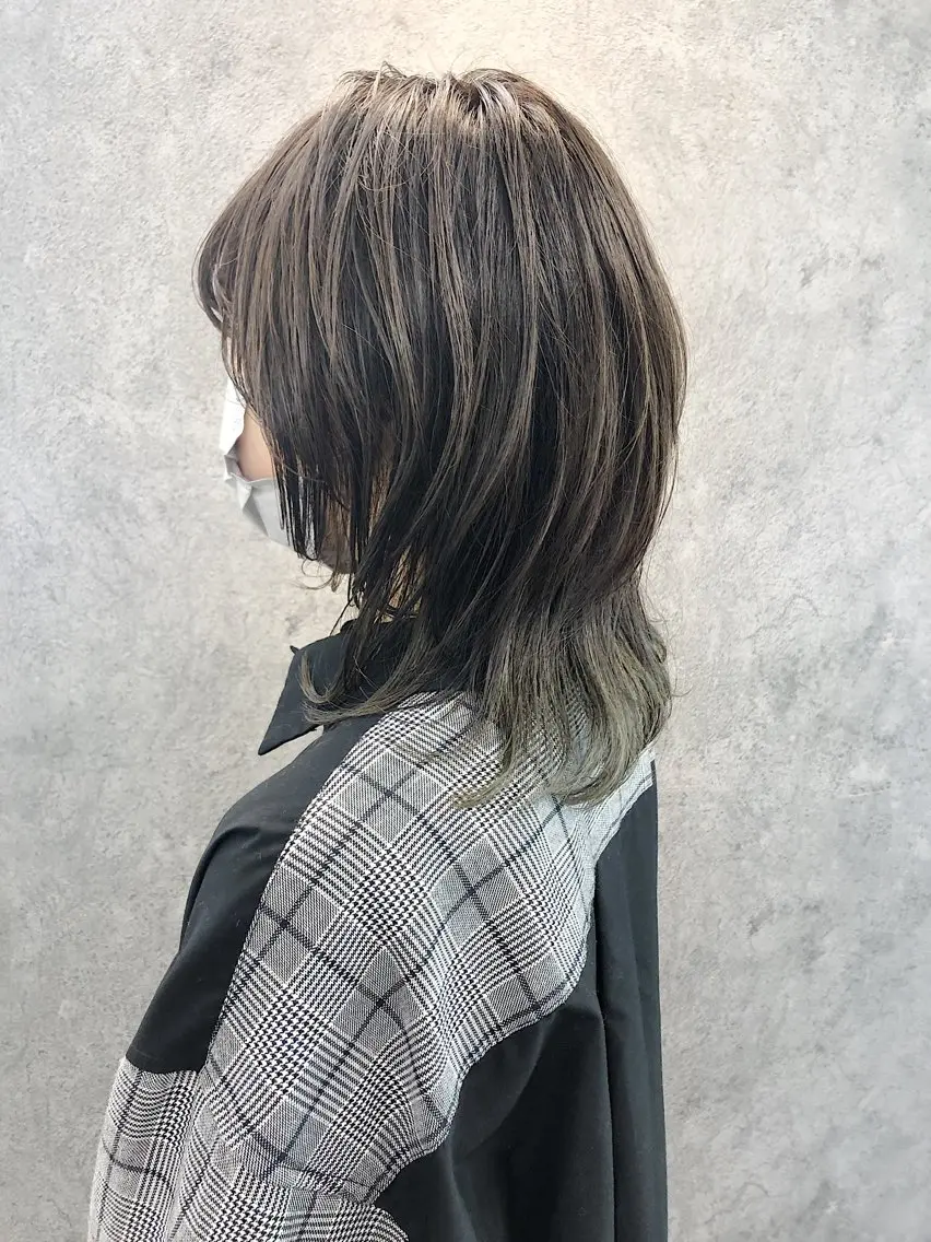 ミディアム レイヤーカット ウルフカット ウルフレイヤー カット ヘアカラー トリートメント 所渉/韓国レイヤー /ウルフカットのヘアスタイル