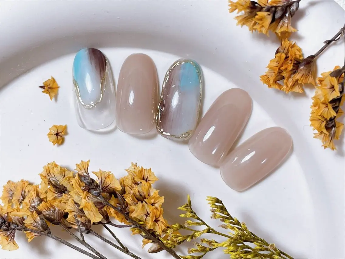 ネイル オーロラネイル ブラウン フットネイル フレンチネイル ジェルネイル ハンドネイル kiki nail たまプラーザのネイルデザイン