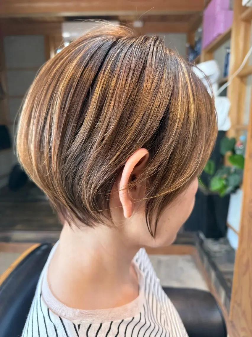 ショート ボブ カット ヘアカラー Okazaki Tatsuyaのヘアスタイル