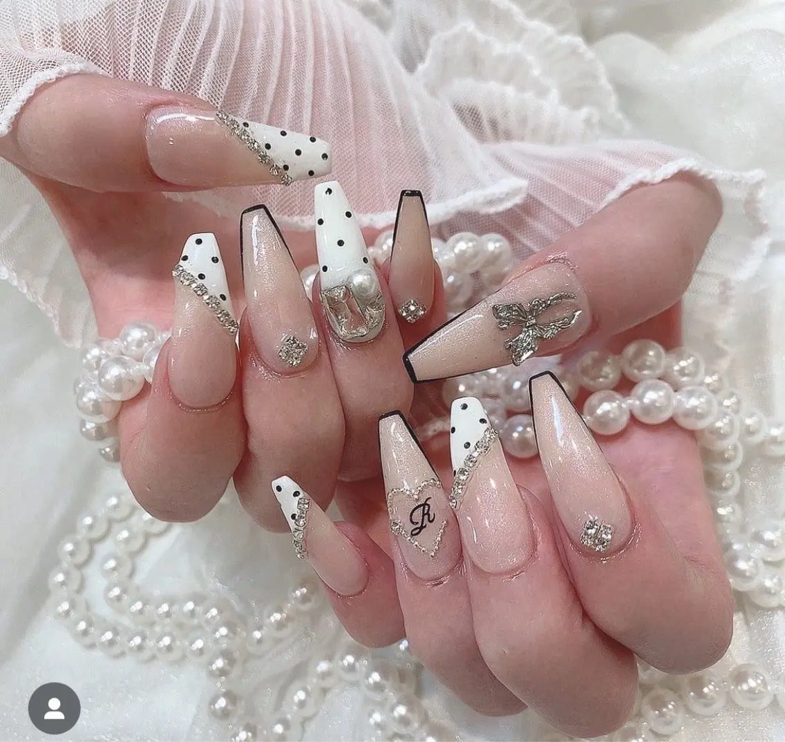 ネイル チークネイル 長さ出し フラッシュネイル ジェルネイル キラキラネイル kana nailのネイルデザイン