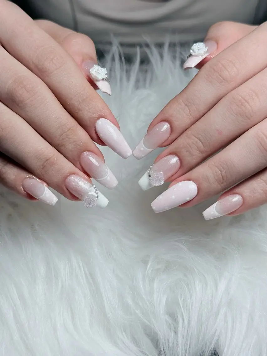 ネイル アートネイル ニュアンスネイル オフィスネイル シンプルネイル 夏ネイル Emi🌸Belle Nail Salonのネイルデザイン