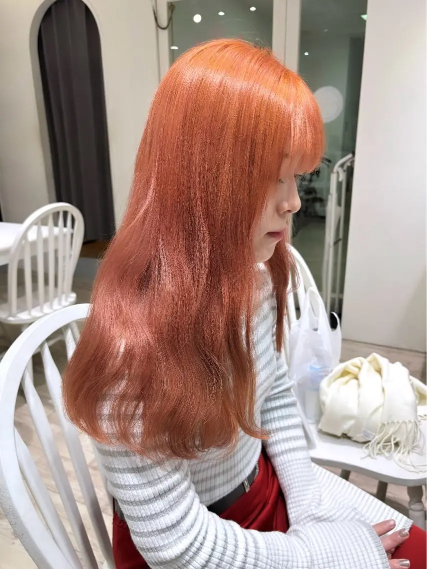 ロング カラー ブリーチ オレンジ カット ヘアカラー 暖色カラー✨️ 門内 梨真のヘアスタイル