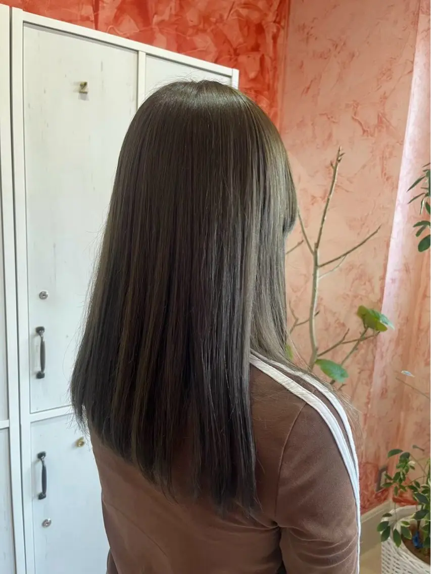ロング カラー 透明感カラー グレージュ オリーブグレージュ オリーブグレー ヘアカラー 🩶透明感･艶カラー 🩶ひいな🩶のヘアスタイル