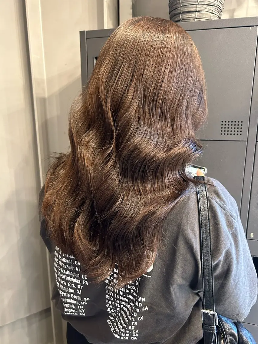 ロング アッシュ アッシュブラウン ヘアカラー トリートメント 艶髪/髪質改善 yukaのヘアスタイル