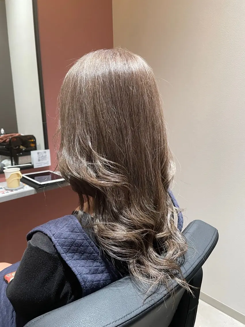 ロング カラー カット ヘアカラー トリートメント 山本 純平のヘアスタイル