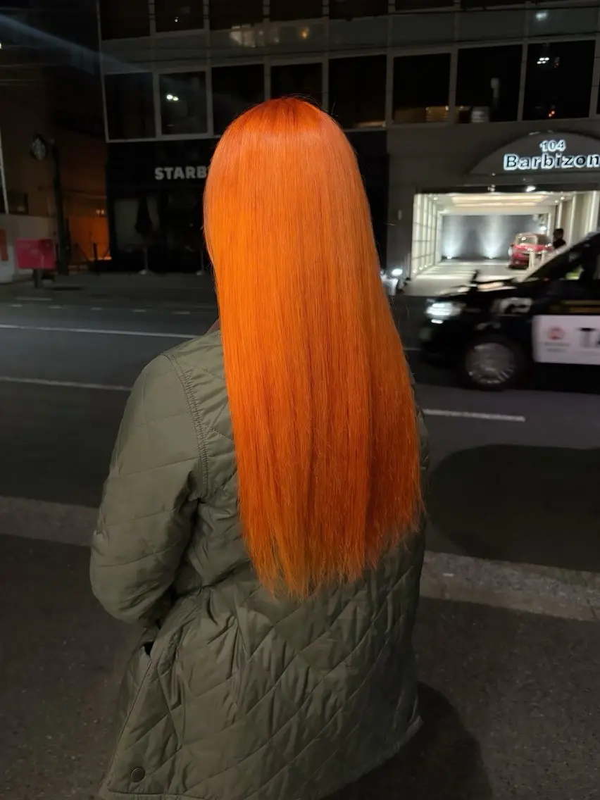 ミディアム カラー ヘアカラー yiye shioriのヘアスタイル