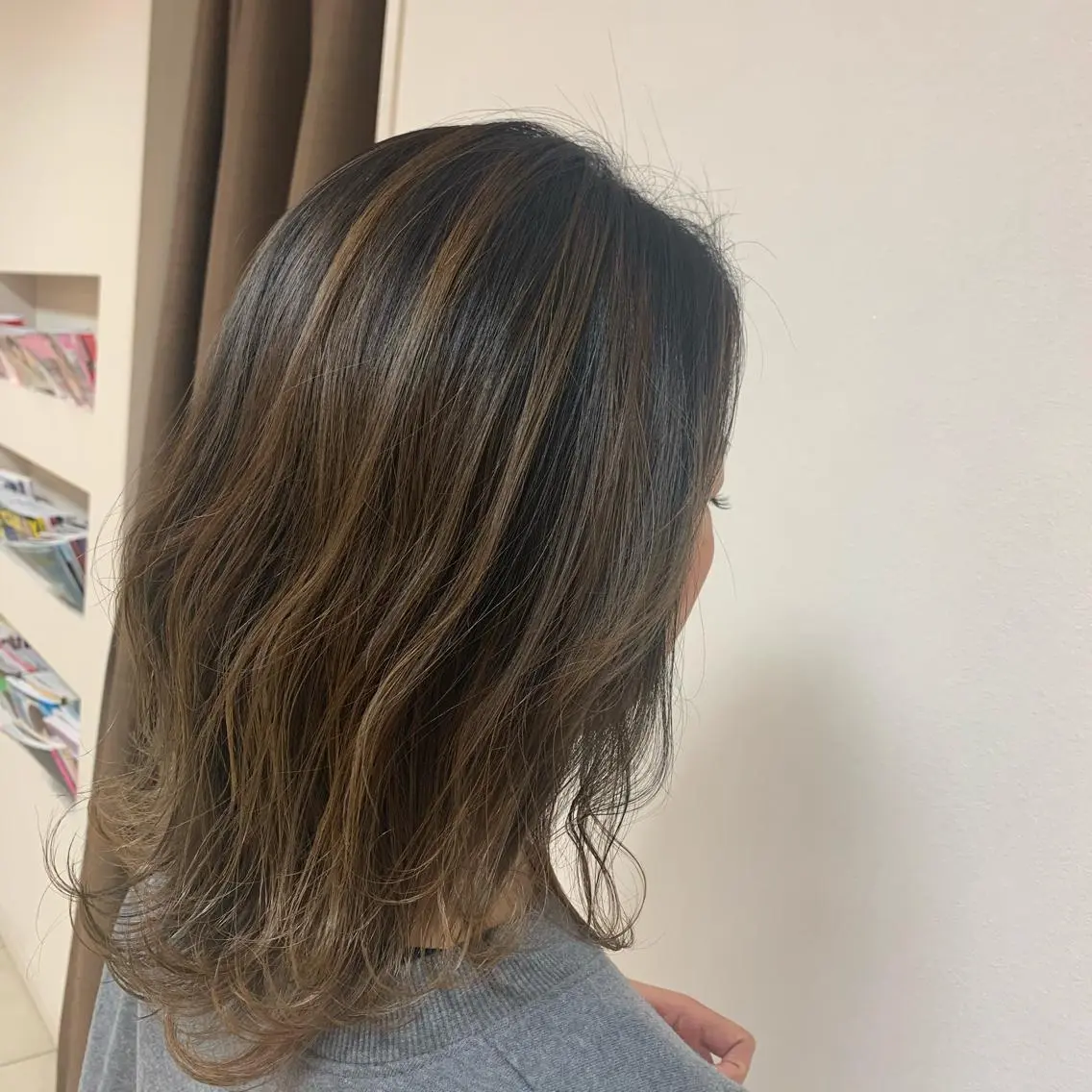 ミディアム カラー ヘアアレンジ ヘアカラー トリートメント 【Sweep】おじま のぞみのヘアスタイル
