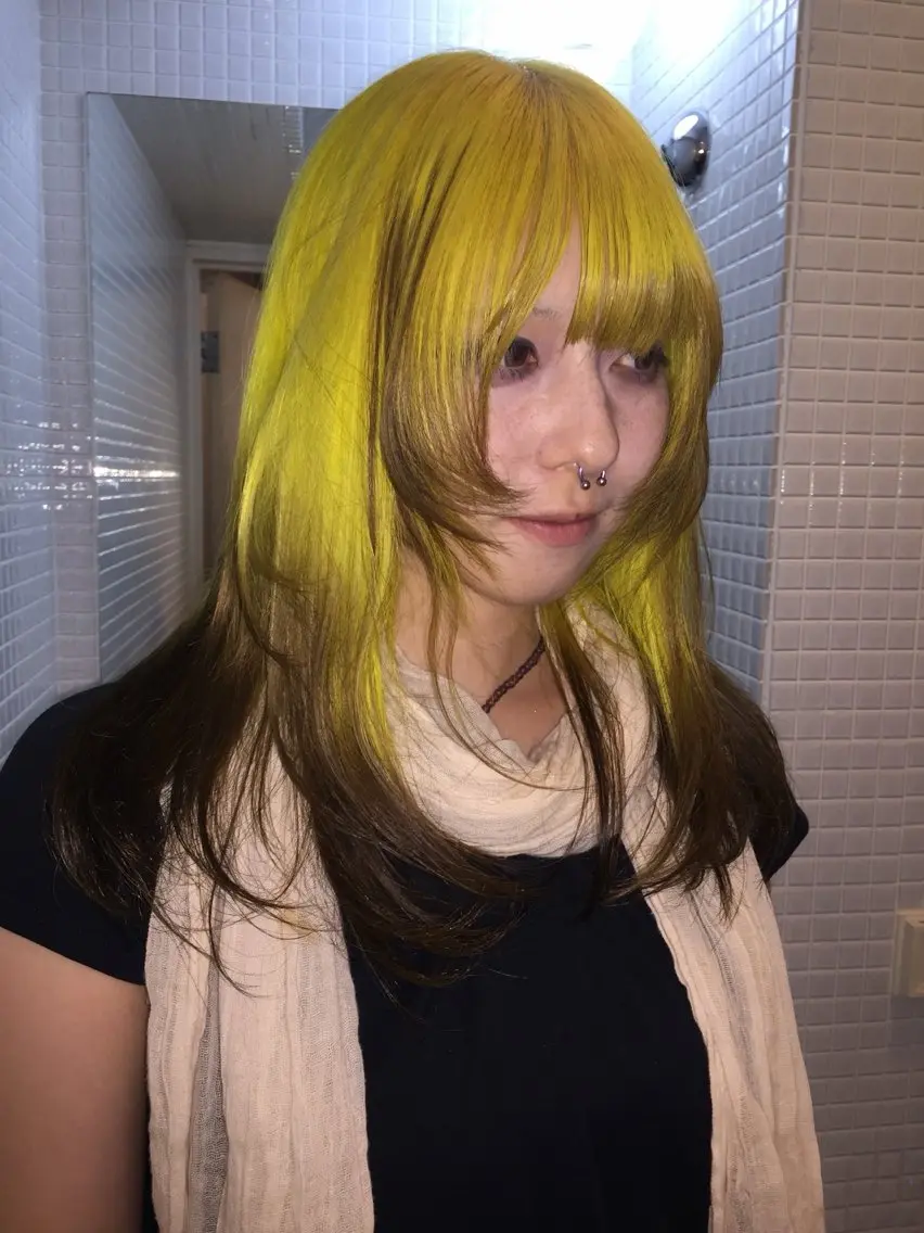 セミロング カラー 顔周りカット 滝沢 ののかのヘアスタイル