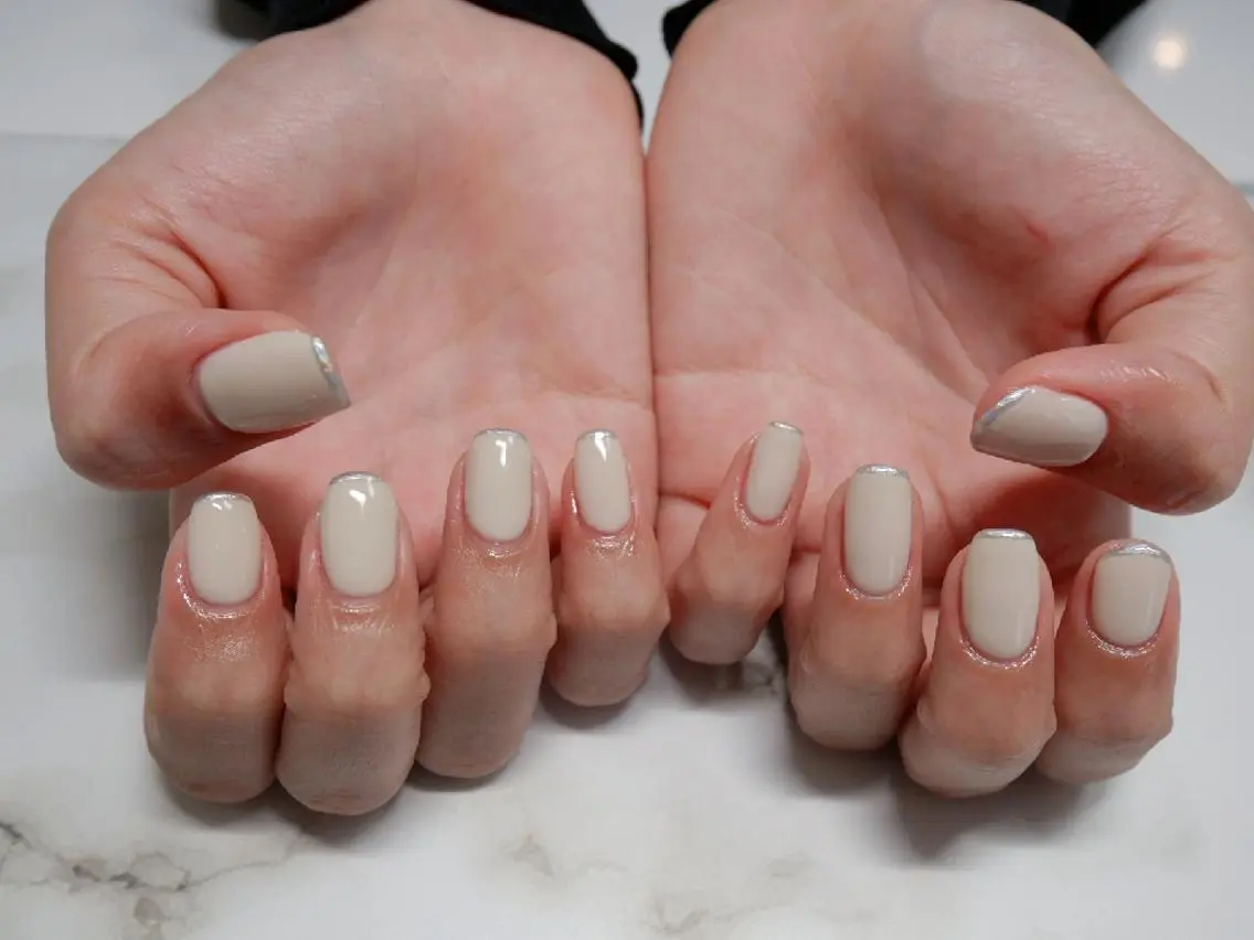 ネイル フレンチネイル ミラーネイル Nailsalon Graciasのネイルデザイン