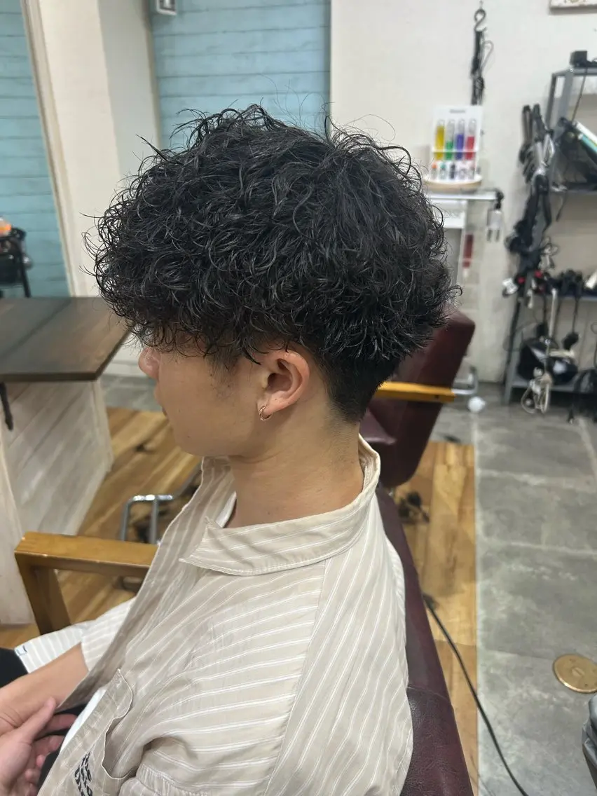 ショート パーマ メンズ メンズパーマ 波巻きパーマ カット パーマ メンズパーマ 髪質改善☆有馬のヘアスタイル