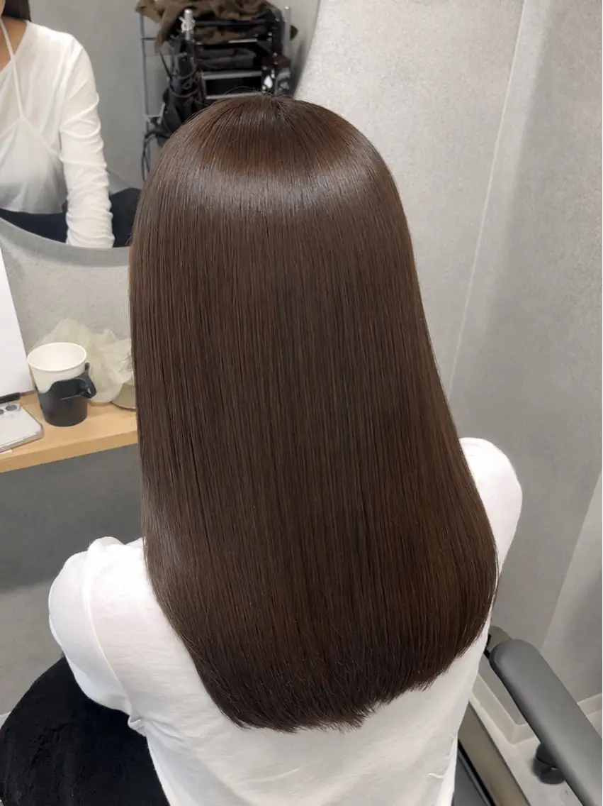 セミロング カット ヘアカラー トリートメント 透明感カラー/レイヤ ー/顔まわり/辻部のヘアスタイル