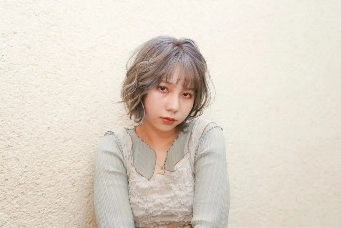 ショート カラー 角戸 りおのヘアスタイル