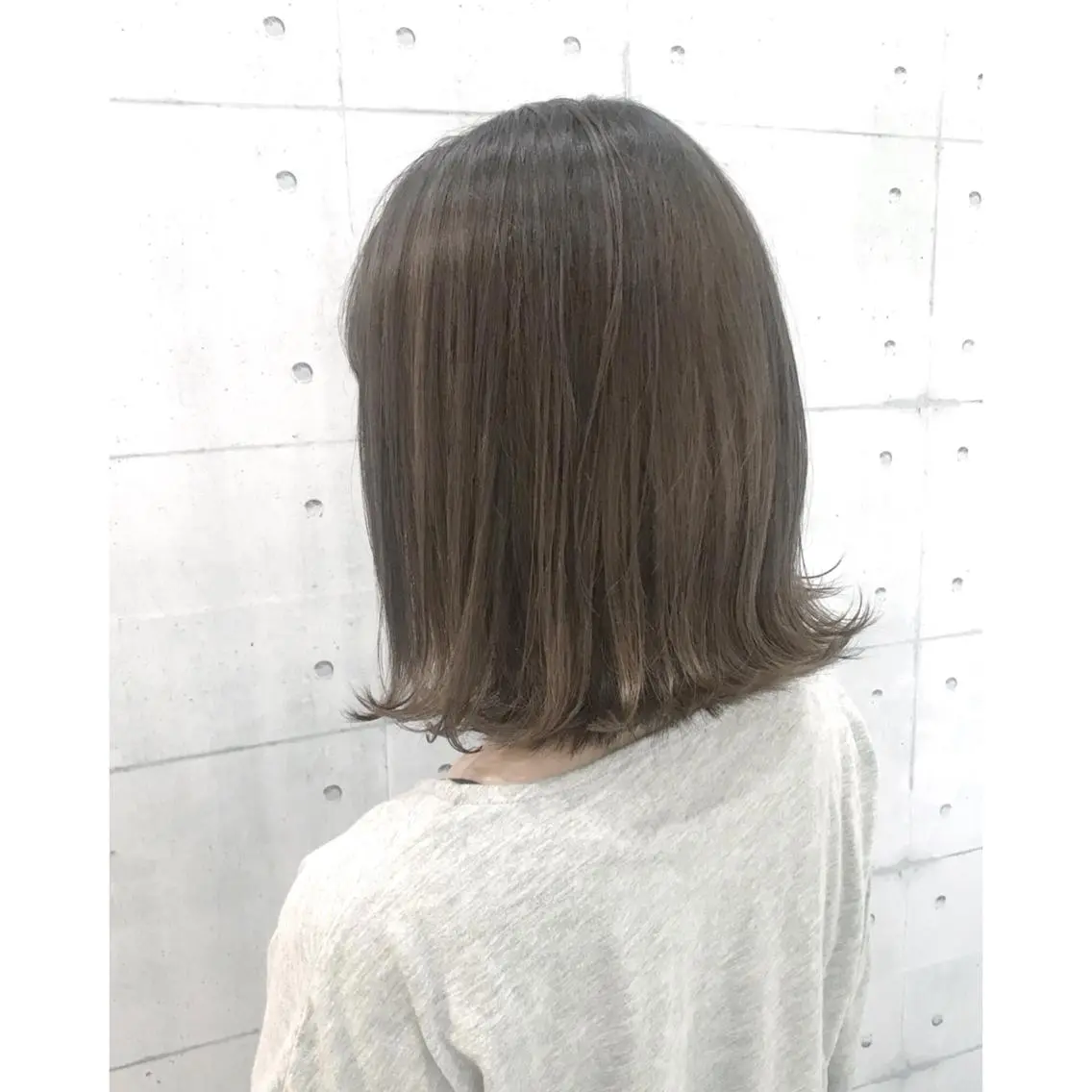 ミディアム カラー アッシュ アッシュグレー アッシュグレージュ 透明感カラー グレージュ カット ヘアカラー 高木 麻知子のヘアスタイル