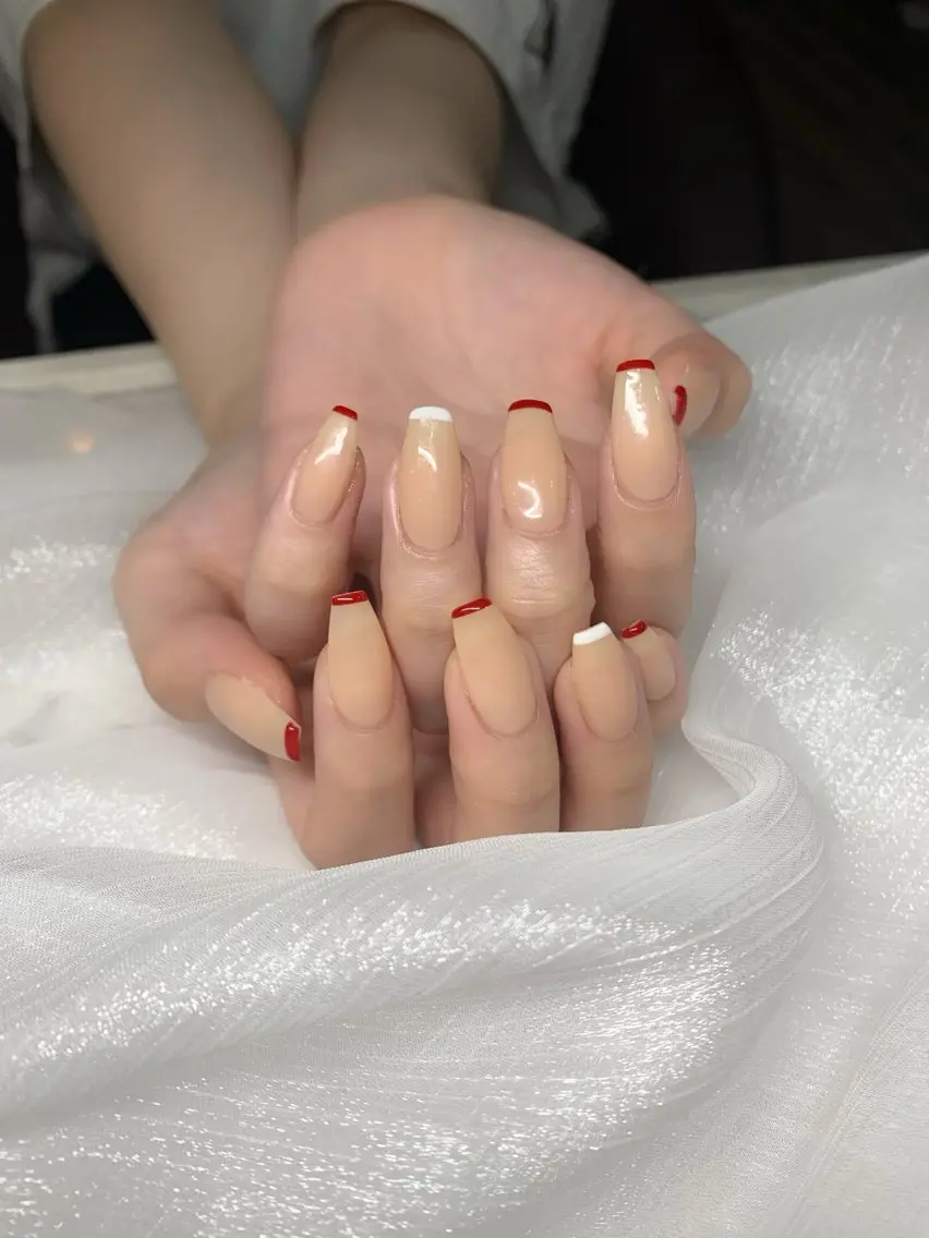 ネイル フレンチネイル ジェルネイル 韓国ネイル マグネットネイル マグネットフレンチ akina nailsのネイルデザイン
