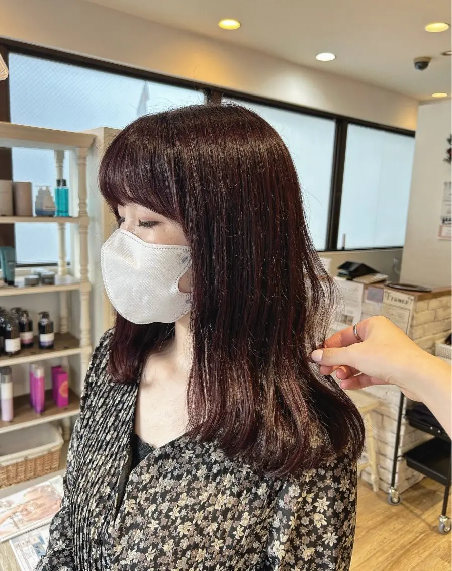 セミロング カラー ボルドーカラー カット ヘアカラー トリートメント 🫧顔周りカット 🫧樫村優香のヘアスタイル
