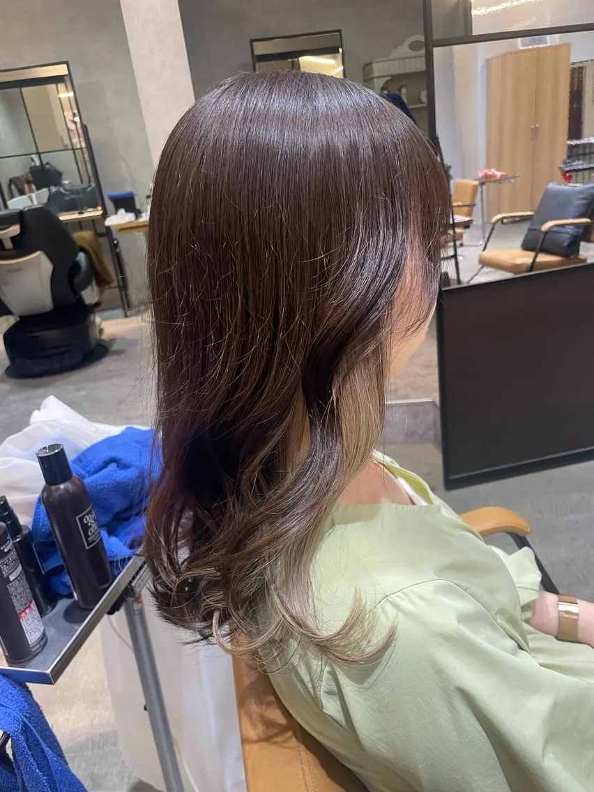 セミロング アッシュ カット ヘアカラー ♦️モテ髪創作者 SUGA♦️のヘアスタイル
