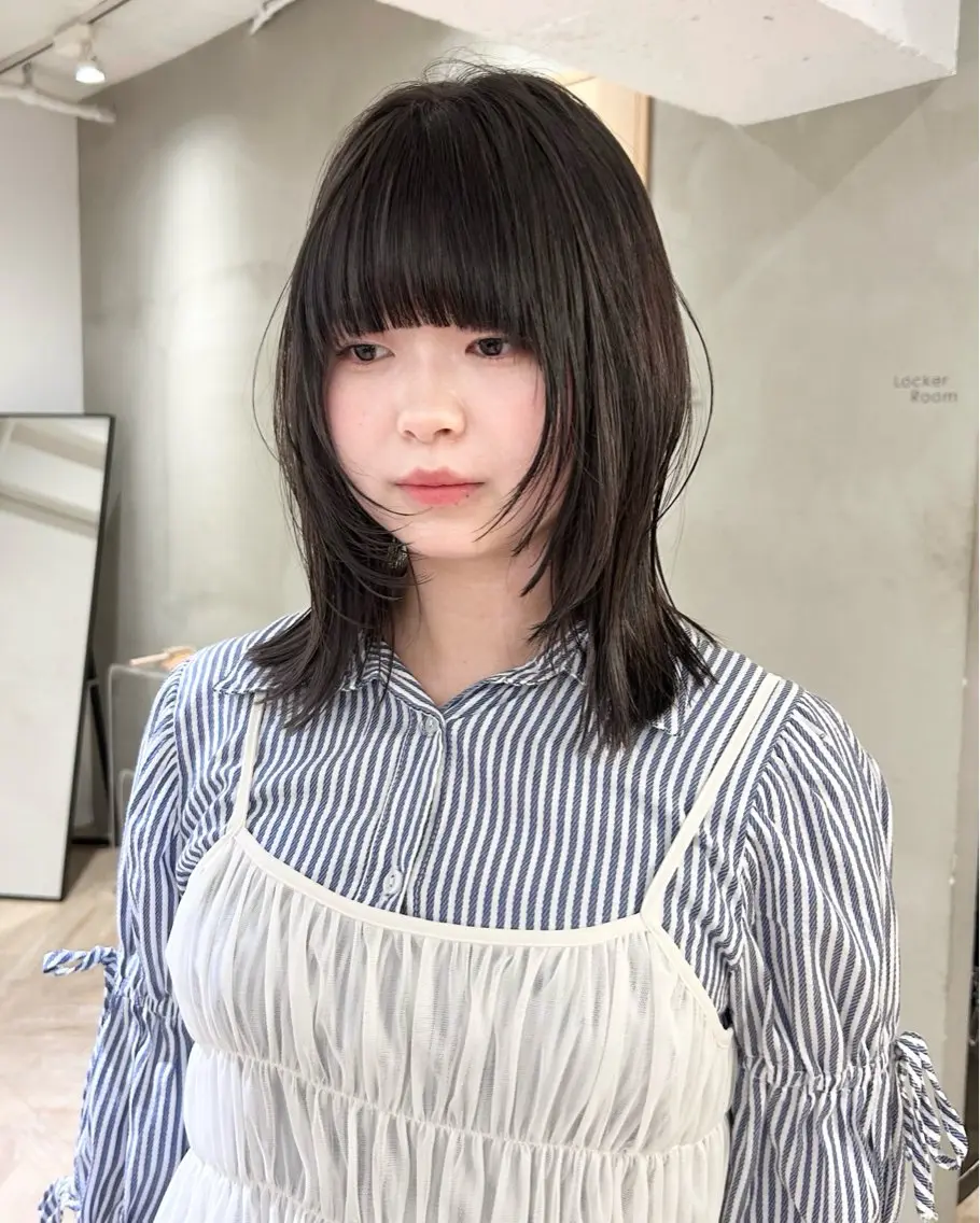 ミディアム カラー ブロンド 透明感カラー グレージュ ラベンダーカラー 顔まわりレイヤー レイヤーカット/栄/ 顔周り/キトウモエノのヘアスタイル