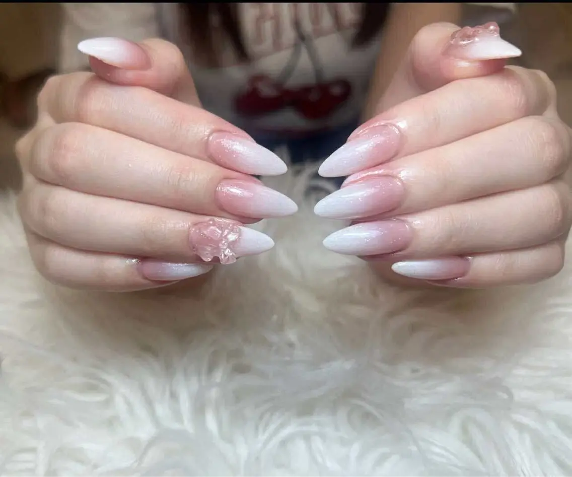 ネイル チークネイル 長さ出し フットネイル マグネットネイル 持ち込み ハンドネイル anh nail anne🤍のネイルデザイン