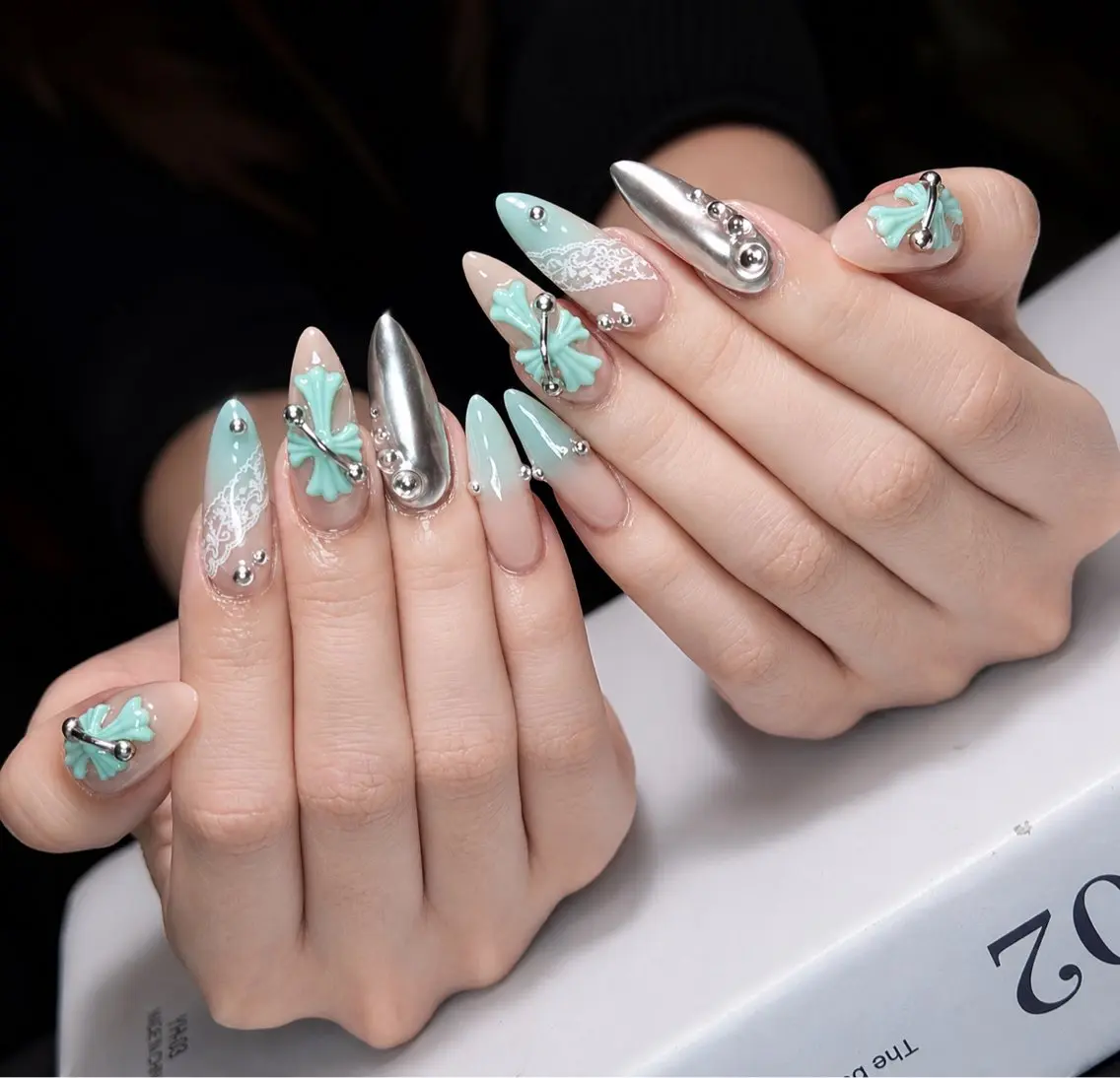 ネイル アートネイル ボルドー フレンチネイル ジェルネイル 氷ネイル・うるうるネイル ハンドネイル Julie Nail Rinのネイルデザイン
