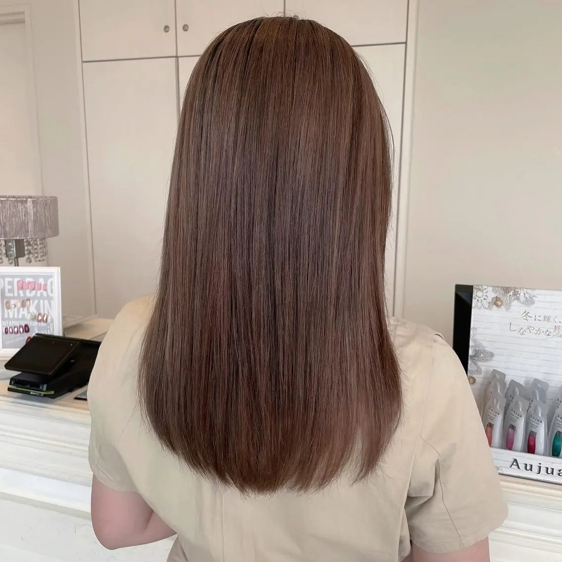 セミロング カラー 鶴﨑 美優亜のヘアスタイル