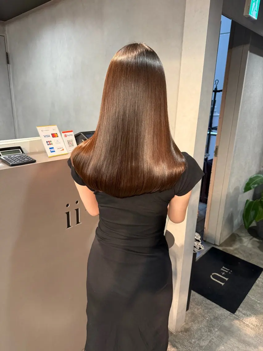 セミロング カット ヘアカラー トリートメント 岡田 大樹のヘアスタイル