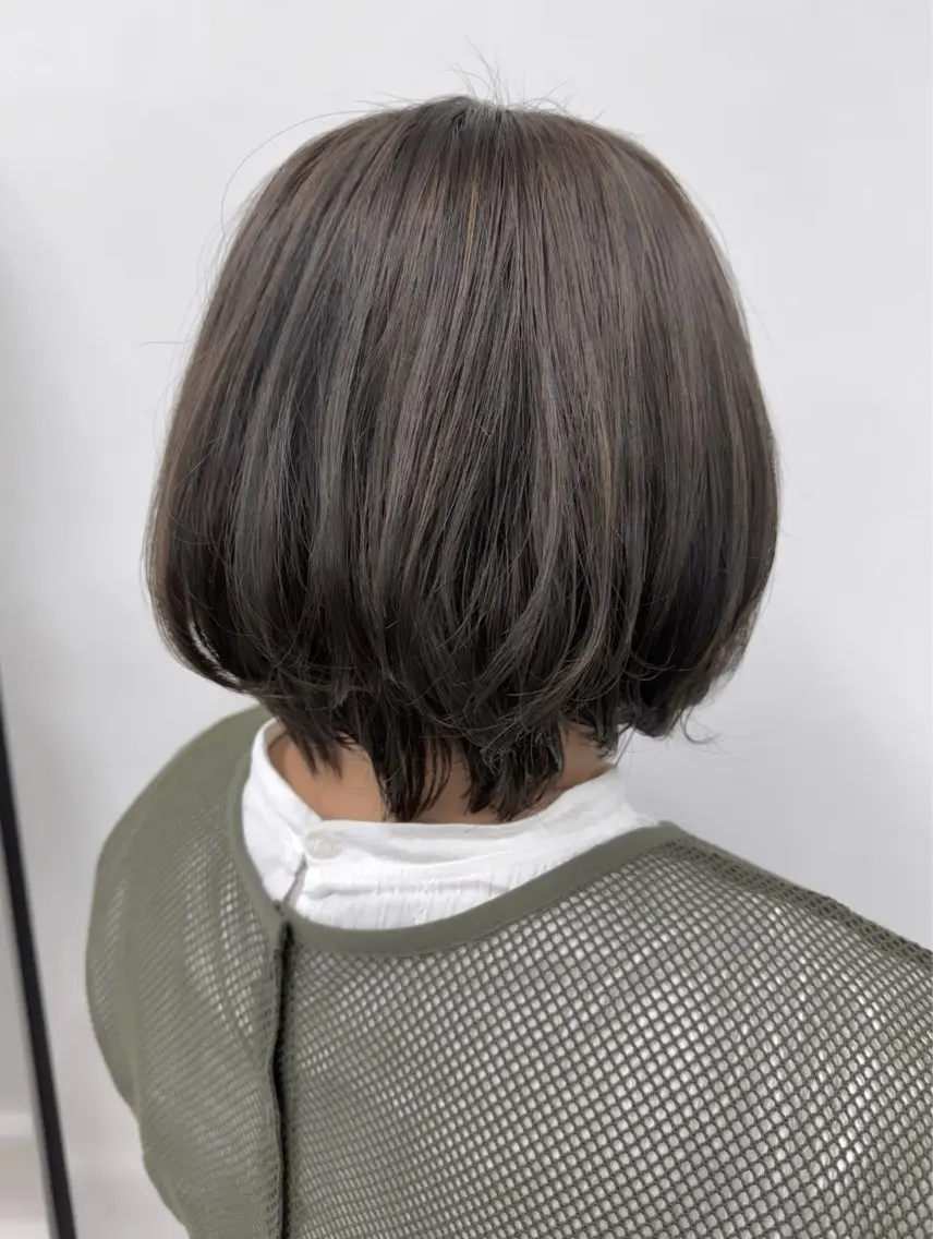 ショート ハイライト ショートヘア ukaアシスタント 志賀彩子のヘアスタイル