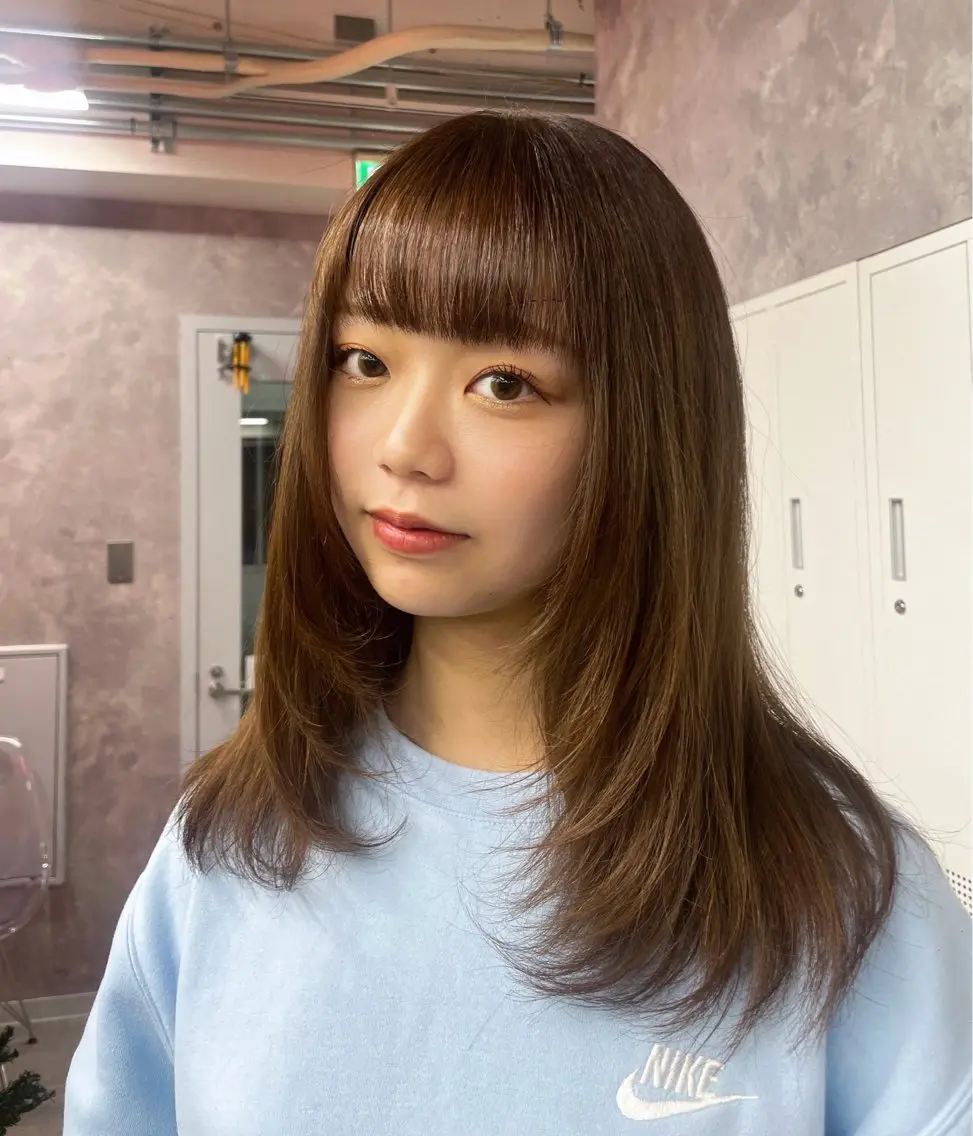 セミロング カラー ヘアアレンジ MOMO艶髪 🩵モテカラーのヘアスタイル