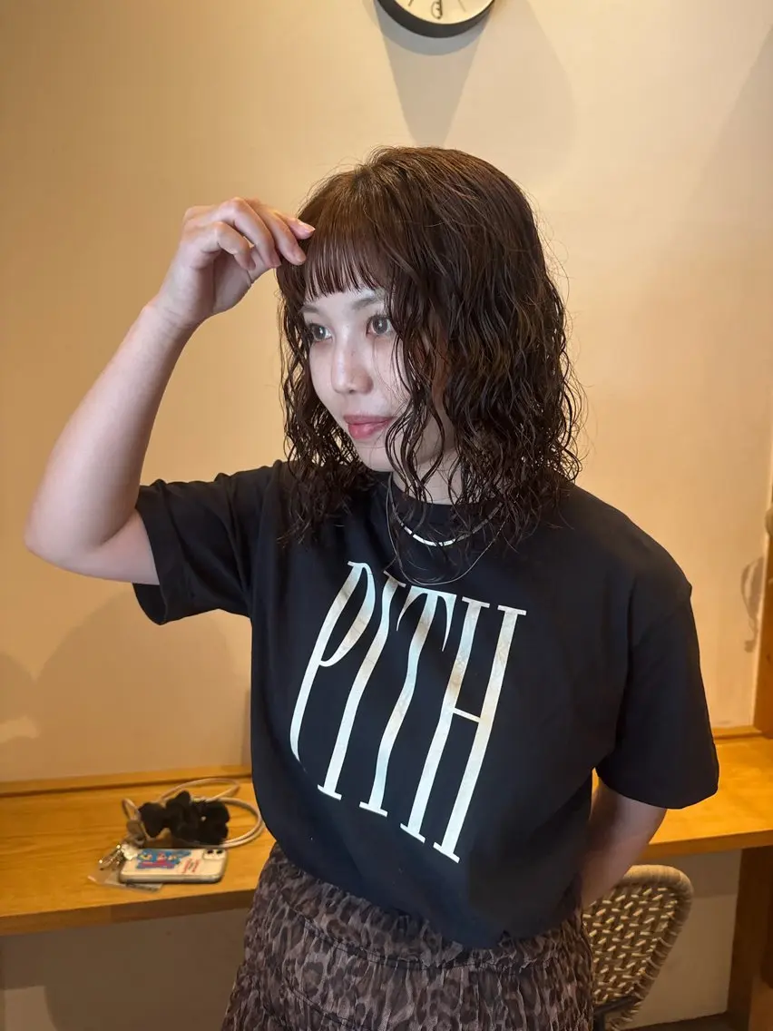 ミディアム パーマ ミディアムパーマ スパイラルパーマ パーマ トリートメント ENIF 大島 芽生のヘアスタイル