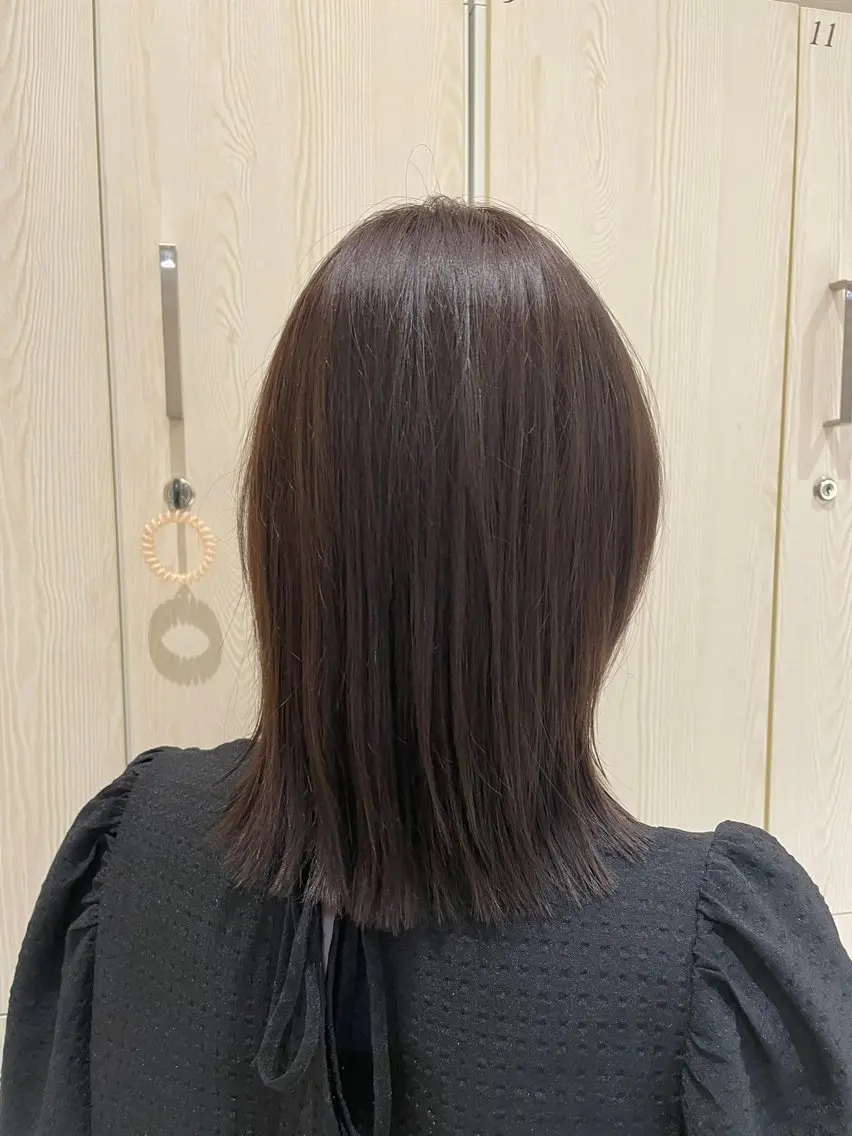 ミディアム カラー ミディアムレイヤー アッシュ ベージュカラー レイヤーカット GRANDEUR natsukiのヘアスタイル