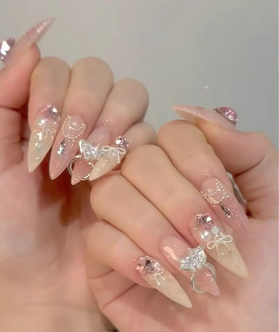 ネイル マグネットネイル ピンク ネイルチップ 冬ネイル Lee Nailsのネイルデザイン